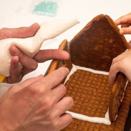 making gingerbread house
